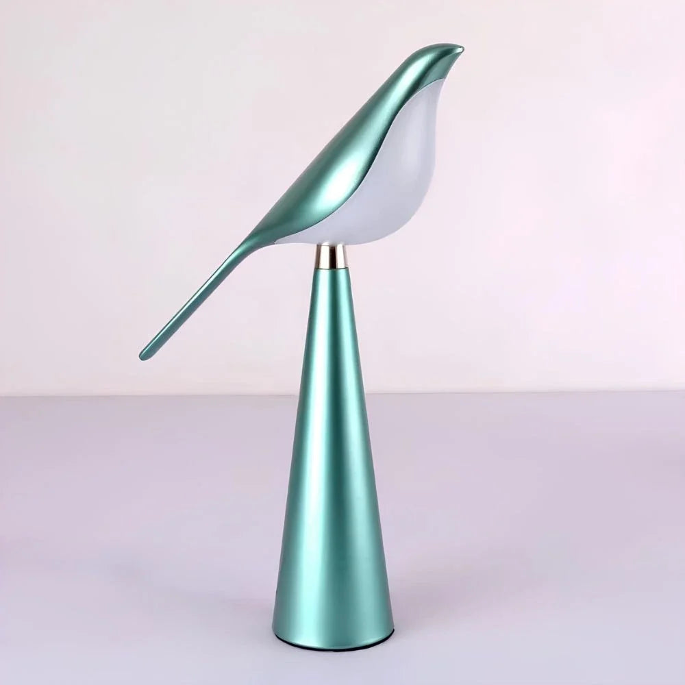 Serene Magpie Light