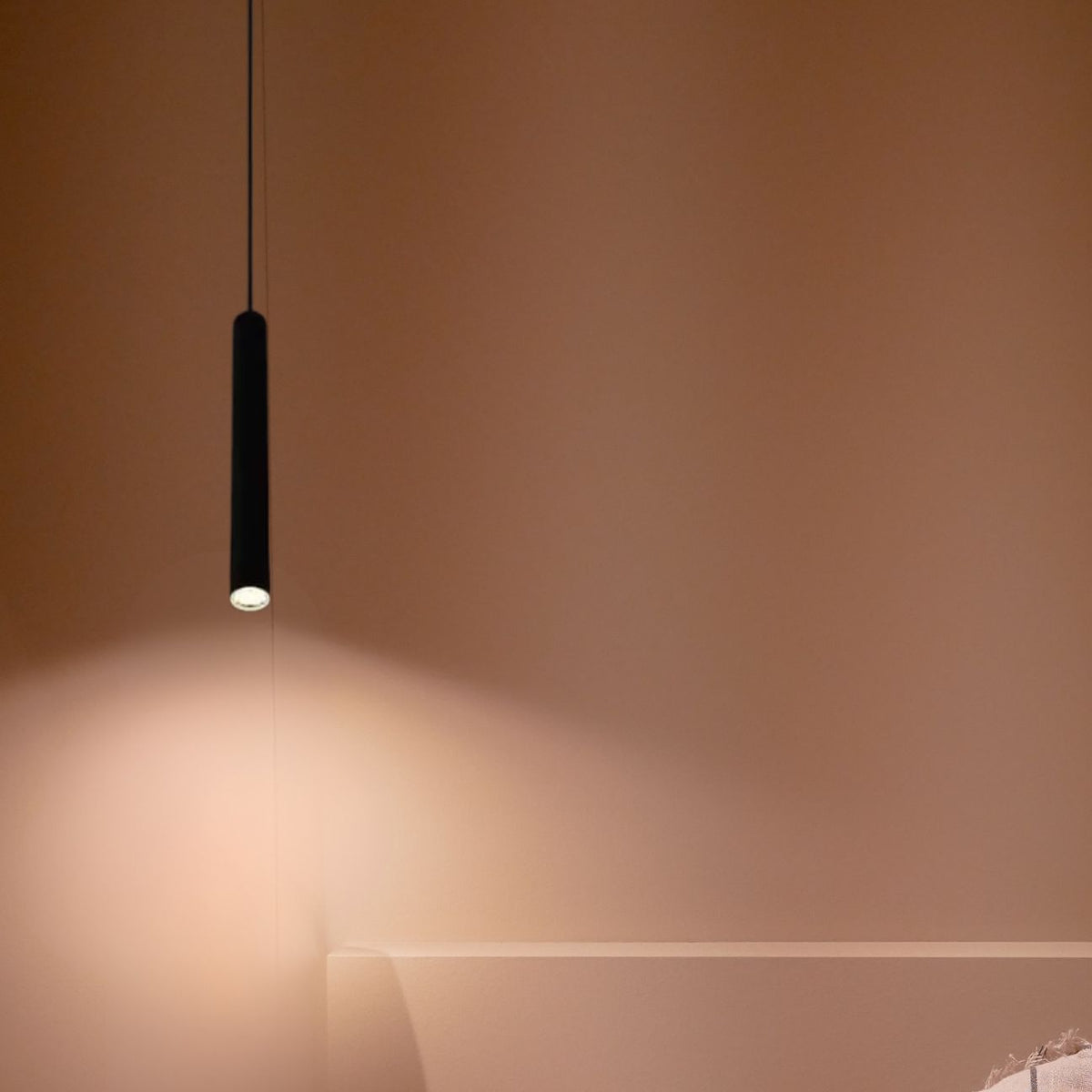 Suspension tube noire longue
