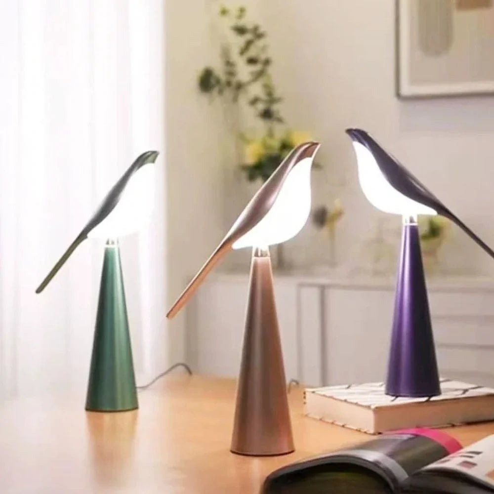 Serene Magpie Light