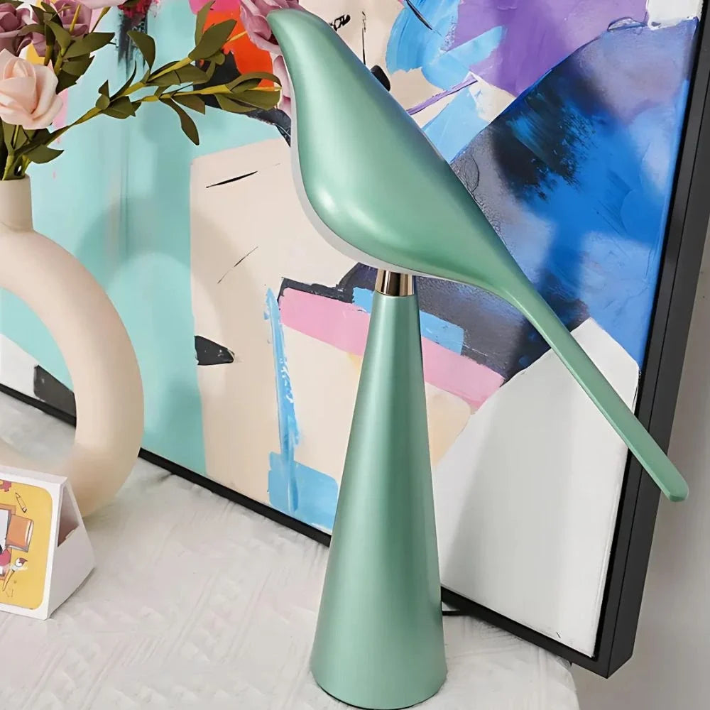 Serene Magpie Light