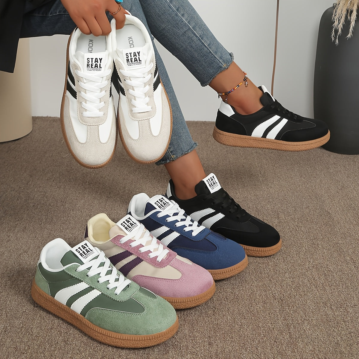 Lena | Classic Lace-Up Sneakers