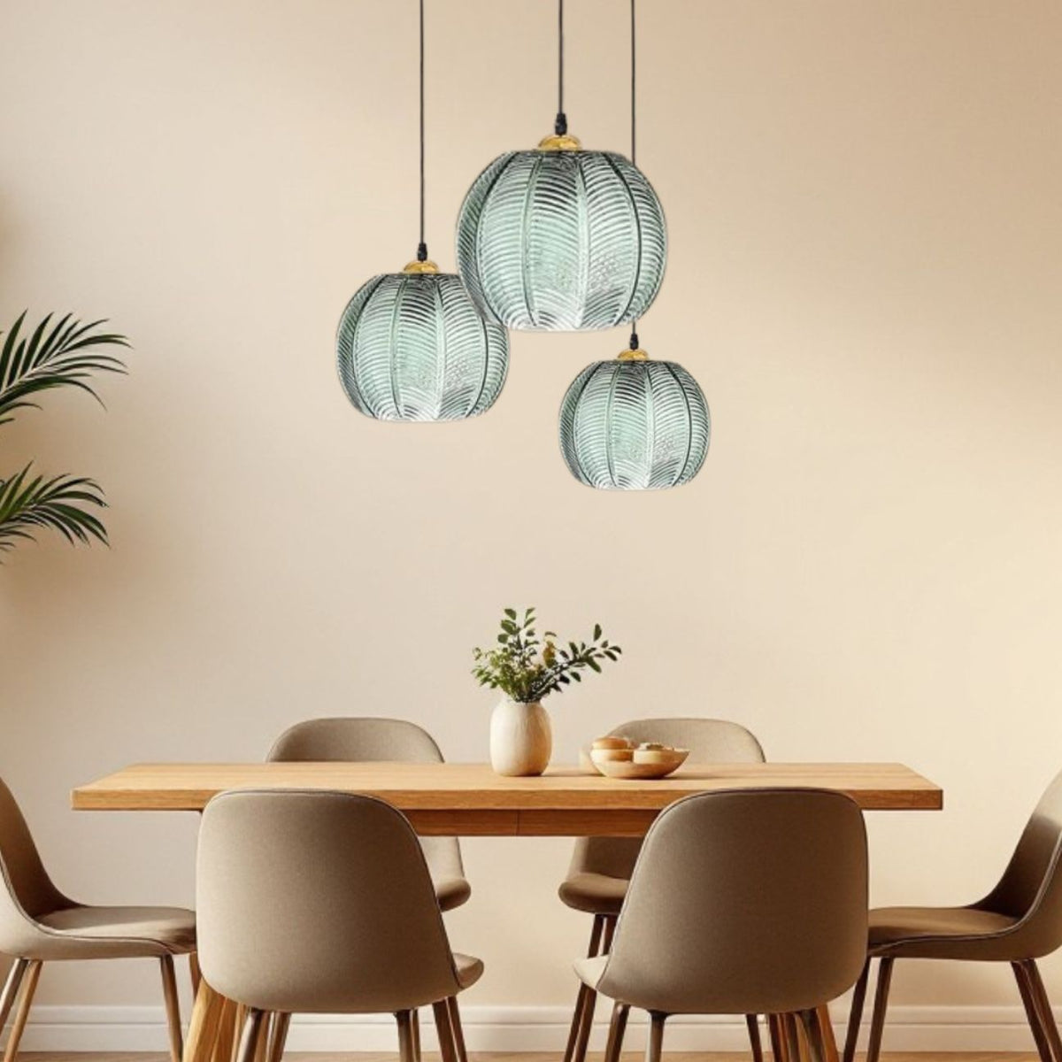 Suspension jungle en verre vert : boule nordique