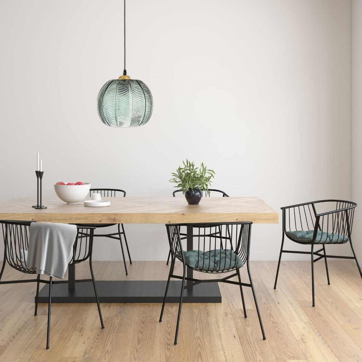 Suspension jungle en verre vert : boule nordique