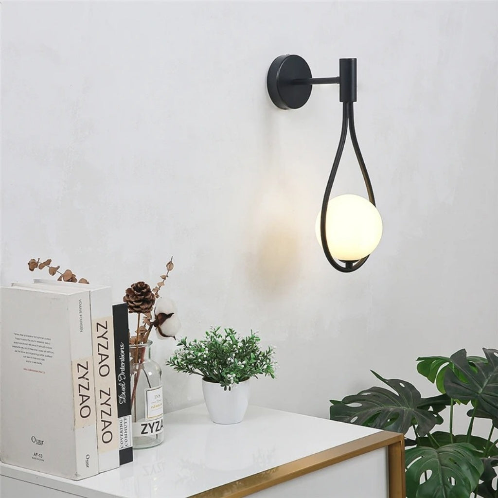 Applique murale design globe suspendu style goutte d'eau
