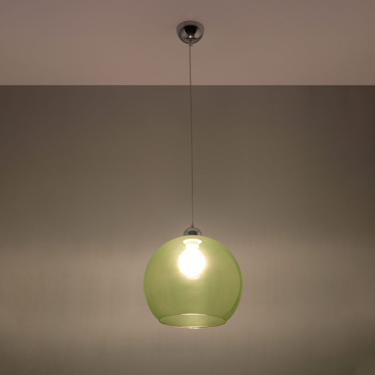 Suspension globe en verre design en plusieurs coloris