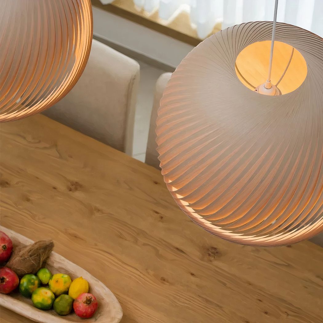 Suspension Japandi en bois nervuré design organique