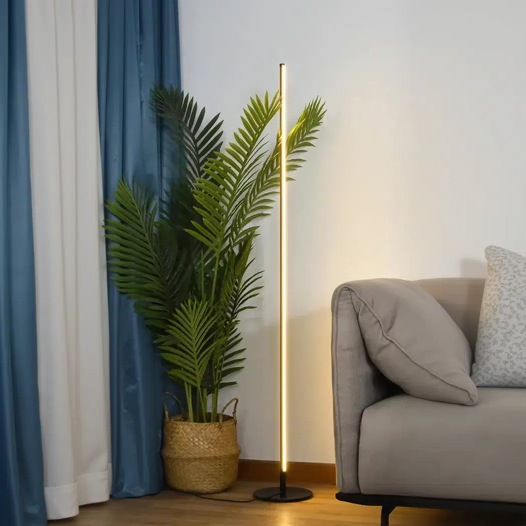 Lampadaire d’angle LED éclairage sur-mesure