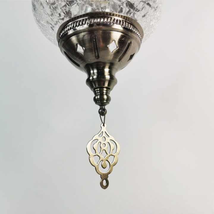 Lustre dans le style marocain en fer