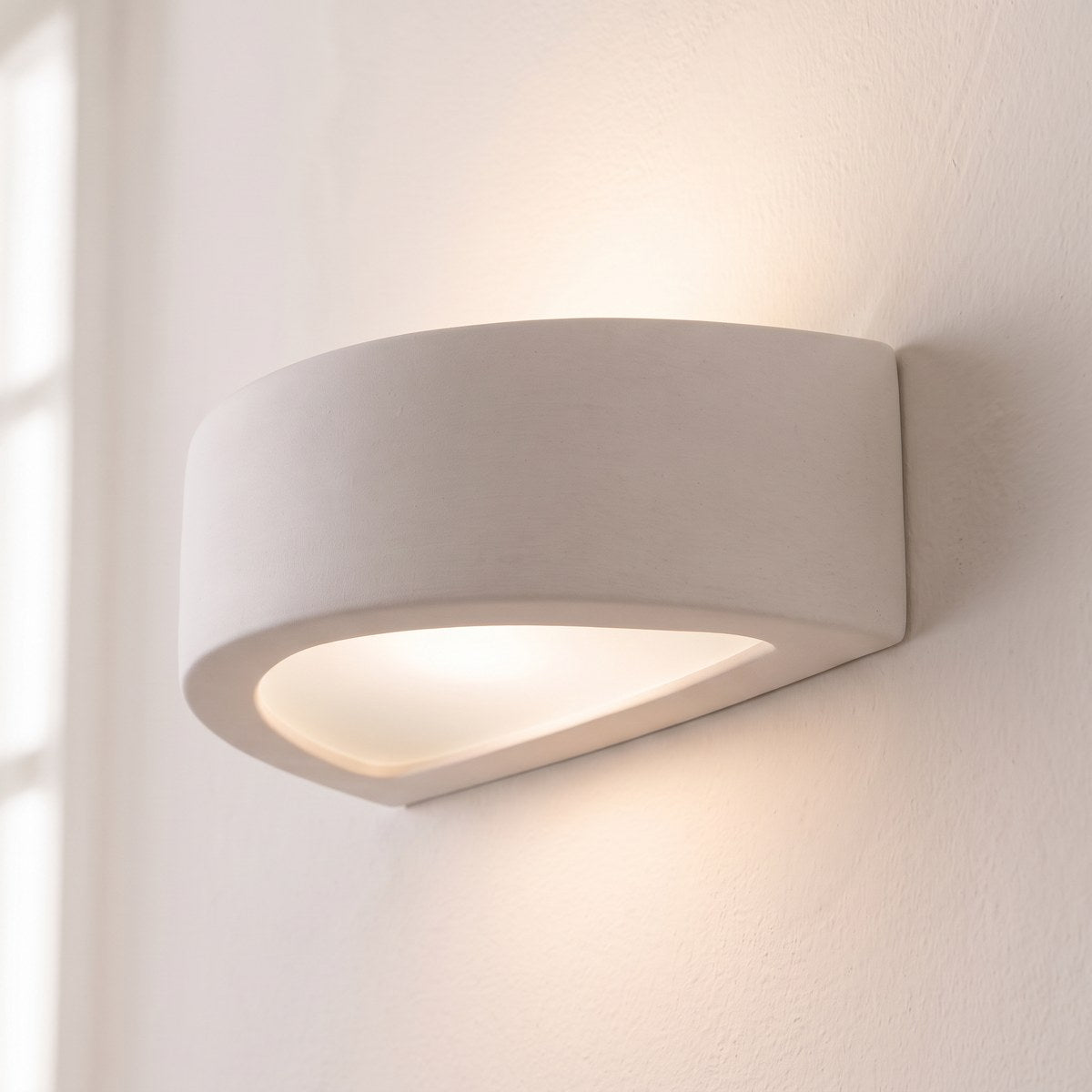 Applique murale minimaliste en céramique blanche