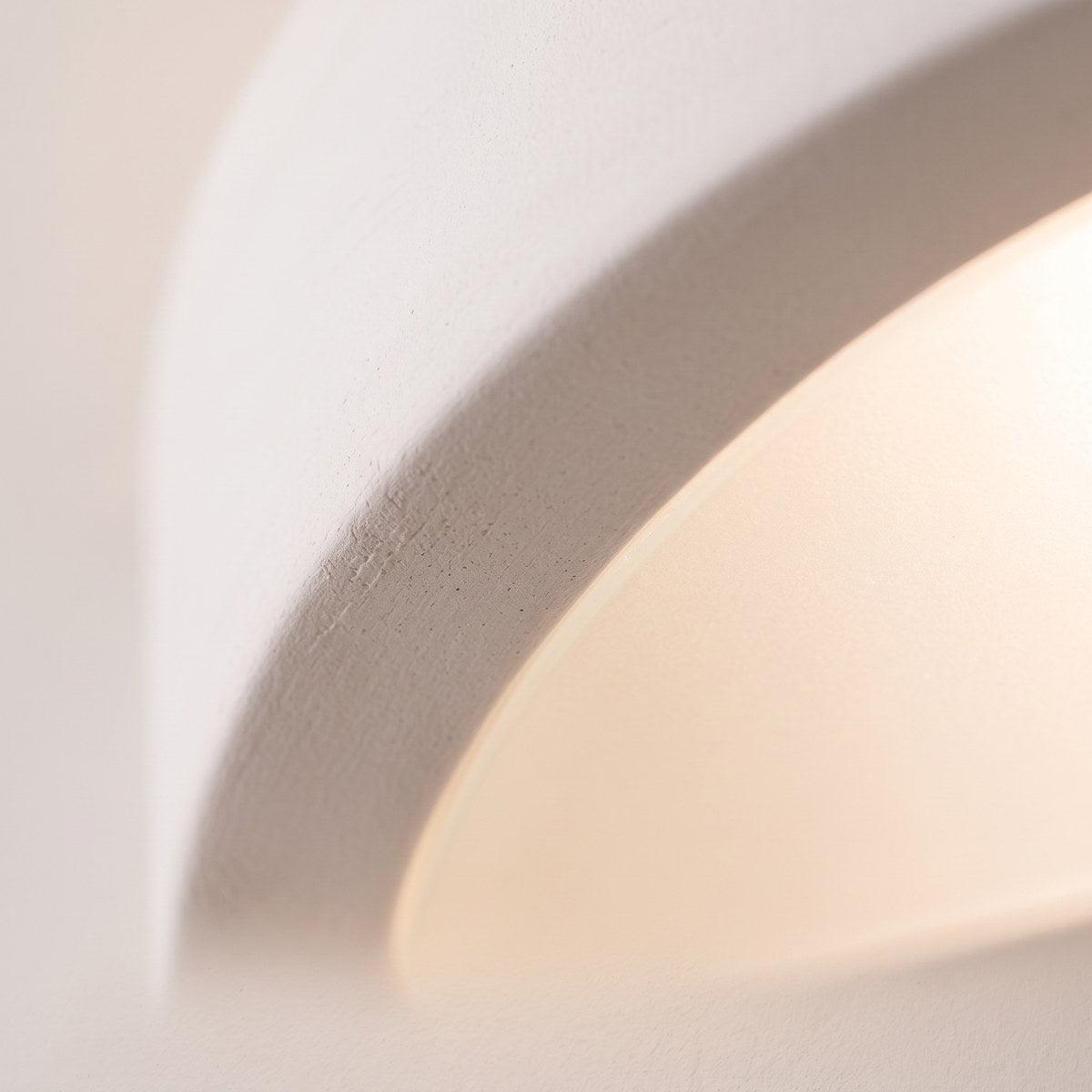Applique murale minimaliste en céramique blanche