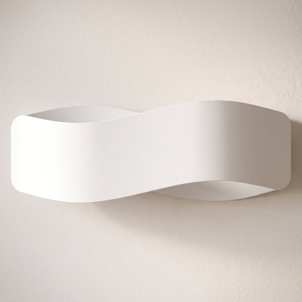 Applique murale vague en acier de 40 cm, 2 coloris