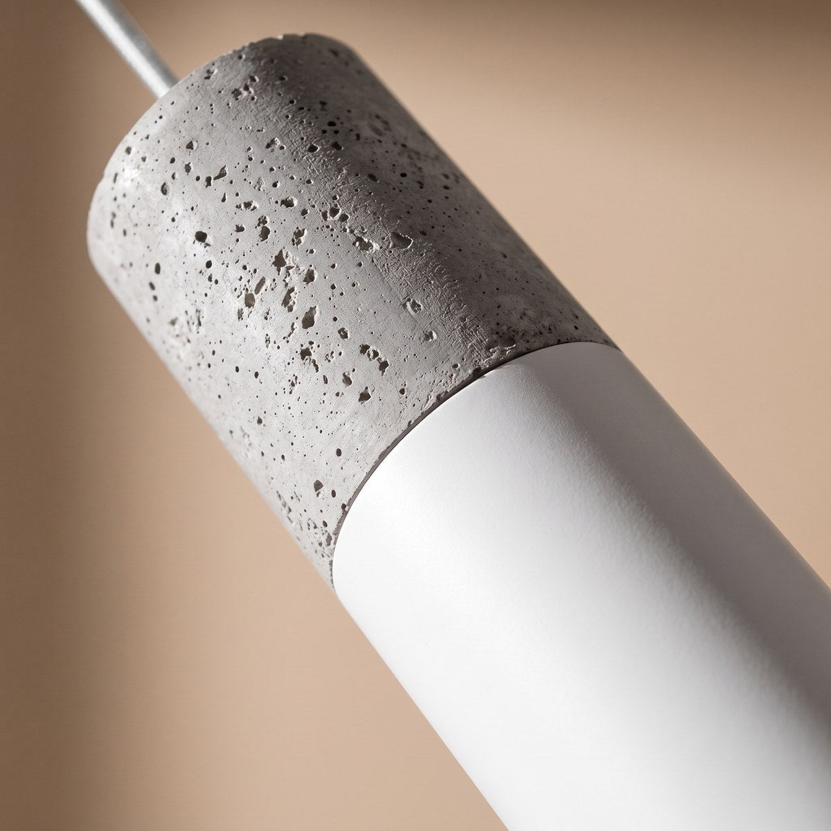 Suspension 2 tubes en béton et métal sur barre, 2 coloris