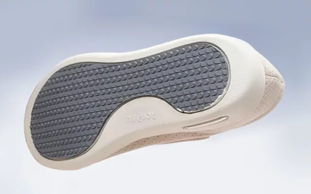 Wide Fit Shoes with Memory Foam Cushioning