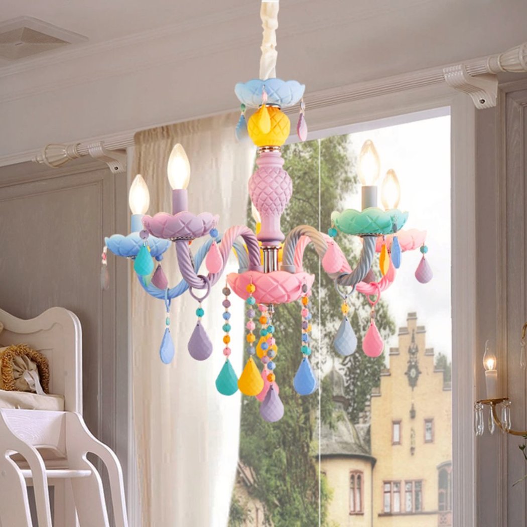 Lustre enfant imitation cristal coloré et moderne