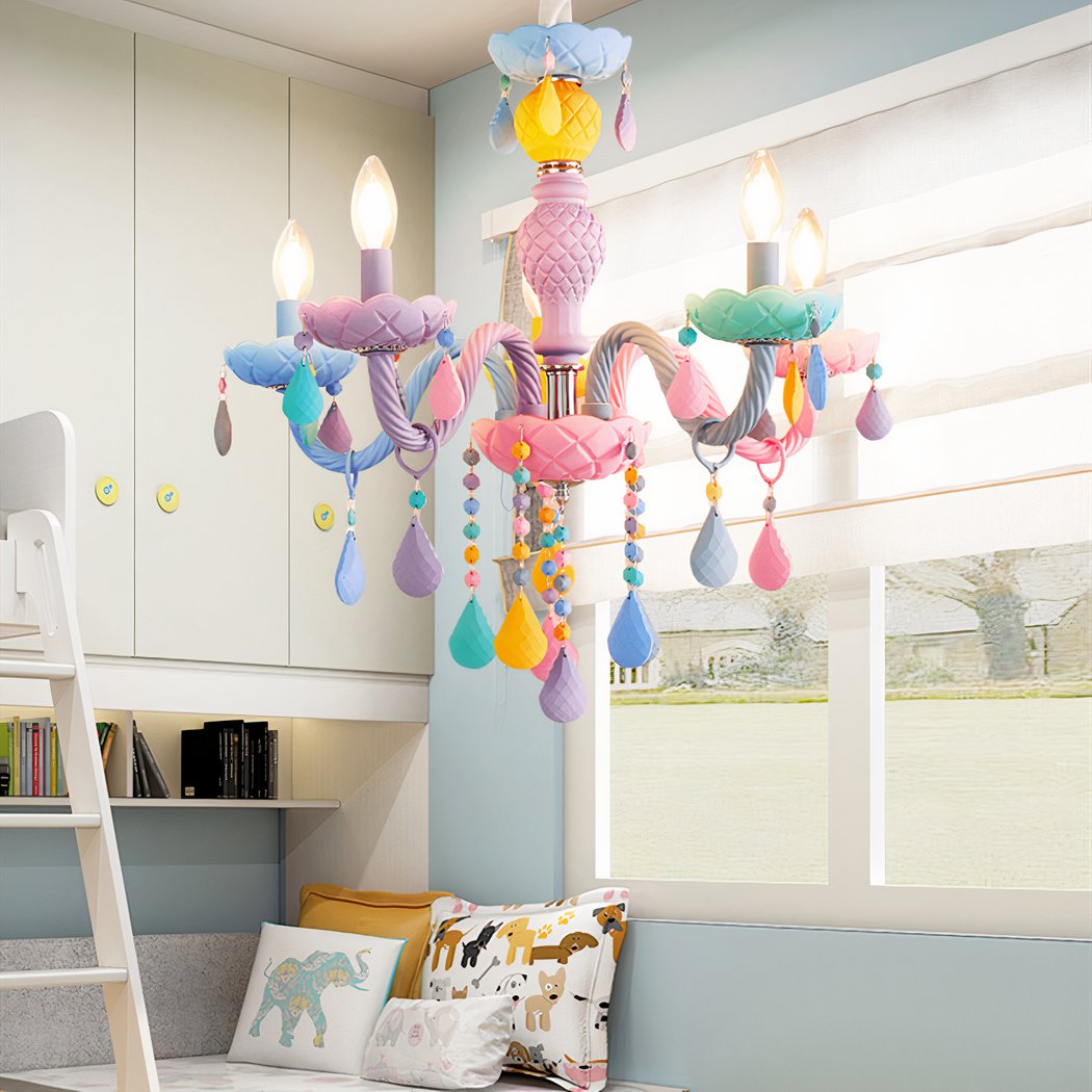Lustre enfant imitation cristal coloré et moderne