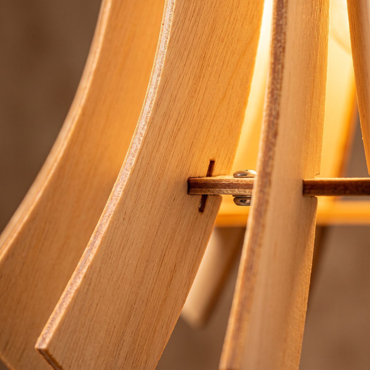 Suspension en lamelles de bois naturel de 30 cm
