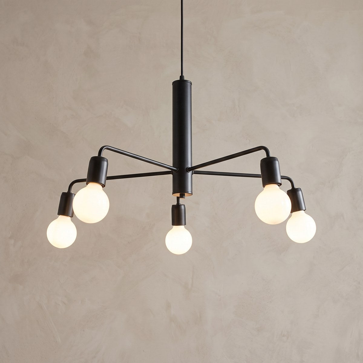 Lustre 5 ampoules sur tige en métal noir de 60 cm