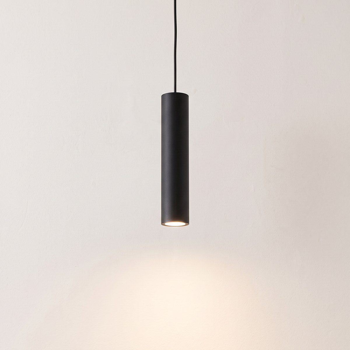Suspension tube en métal de 30 cm, 2 coloris