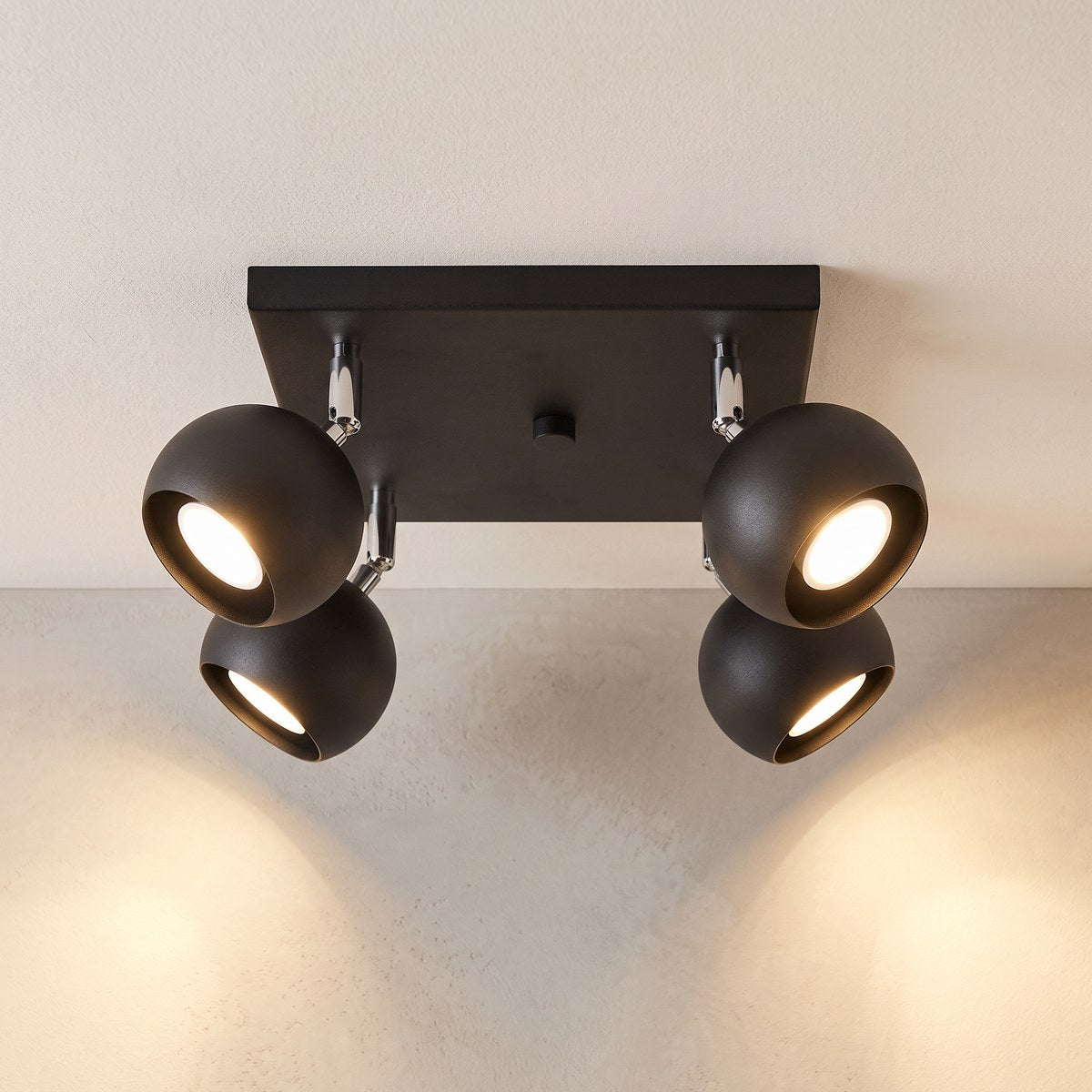 Plafonnier carré 4 spots boules orientables, 2 coloris