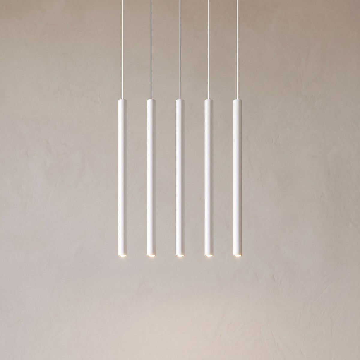 Suspension 5 tiges lumineuses sur barre, 2 coloris