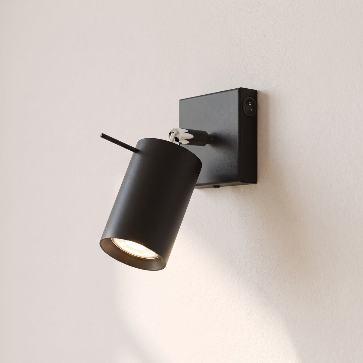 Applique murale spot orientable avec interrupteur, 2 coloris